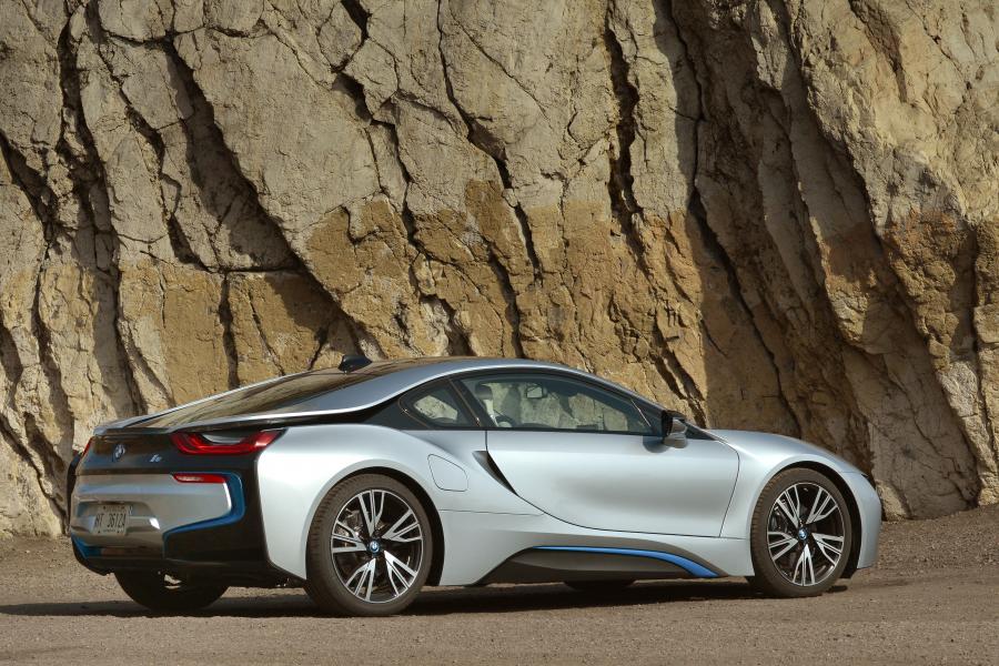  BMW i8 2014 года  (фото 91 из 180)